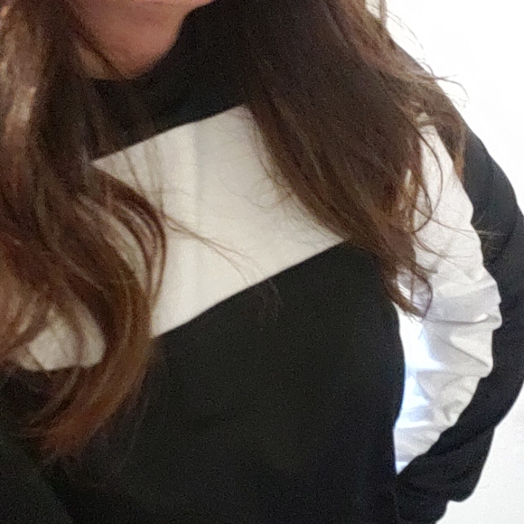 1 xl left💕New boutique color block sweatshirt - Picture 8 of 8